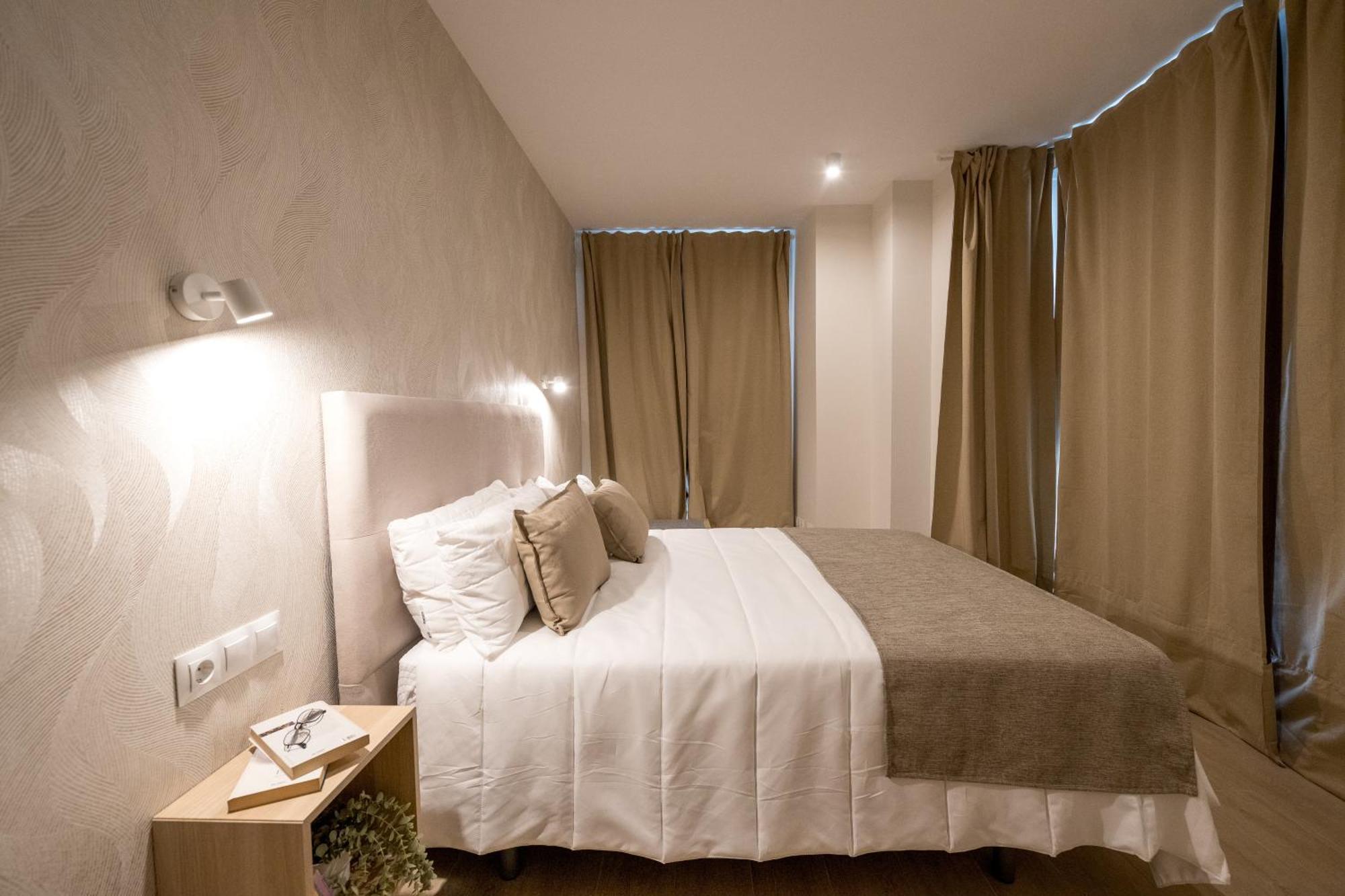 At Villafiel Atarazanas-Plaza มาลากา ภายนอก รูปภาพ